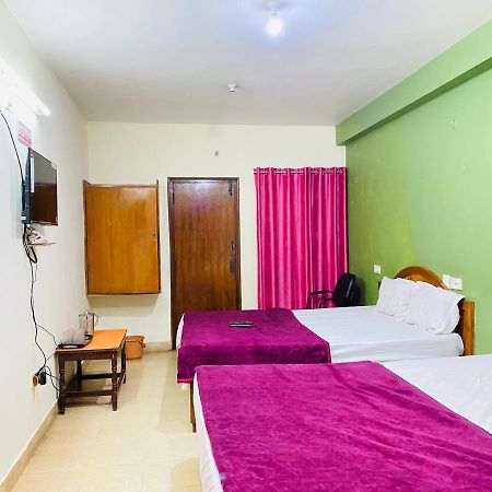 אוטי Hotel Nakshatra מראה חיצוני תמונה