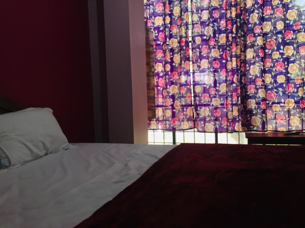 אוטי Hotel Nakshatra מראה חיצוני תמונה
