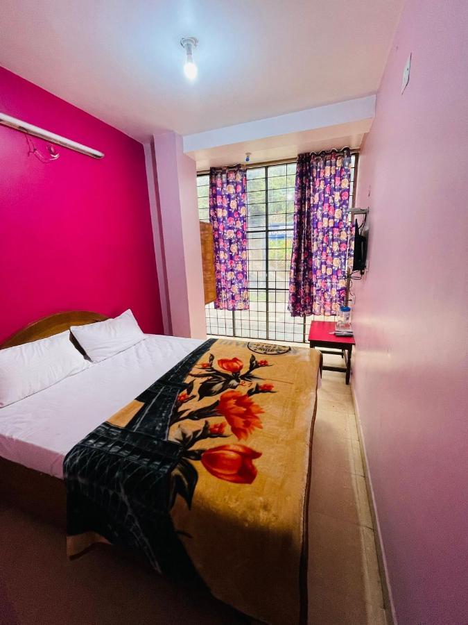 אוטי Hotel Nakshatra מראה חיצוני תמונה