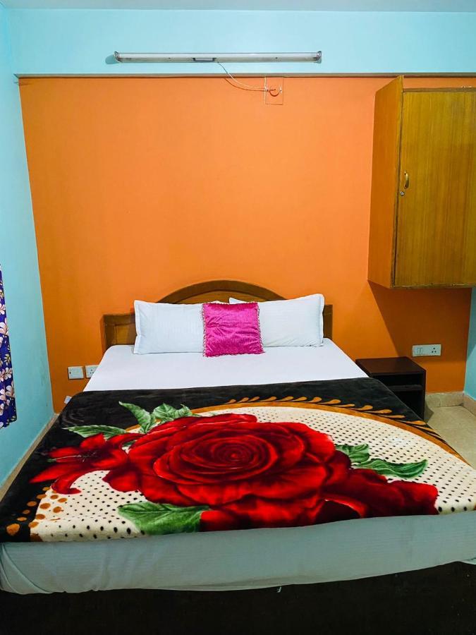 אוטי Hotel Nakshatra מראה חיצוני תמונה