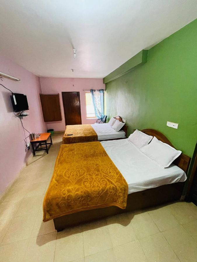 אוטי Hotel Nakshatra מראה חיצוני תמונה