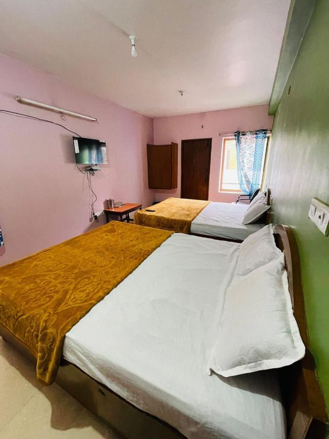 אוטי Hotel Nakshatra מראה חיצוני תמונה