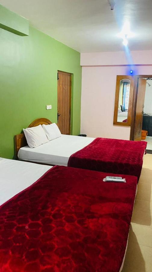 אוטי Hotel Nakshatra מראה חיצוני תמונה