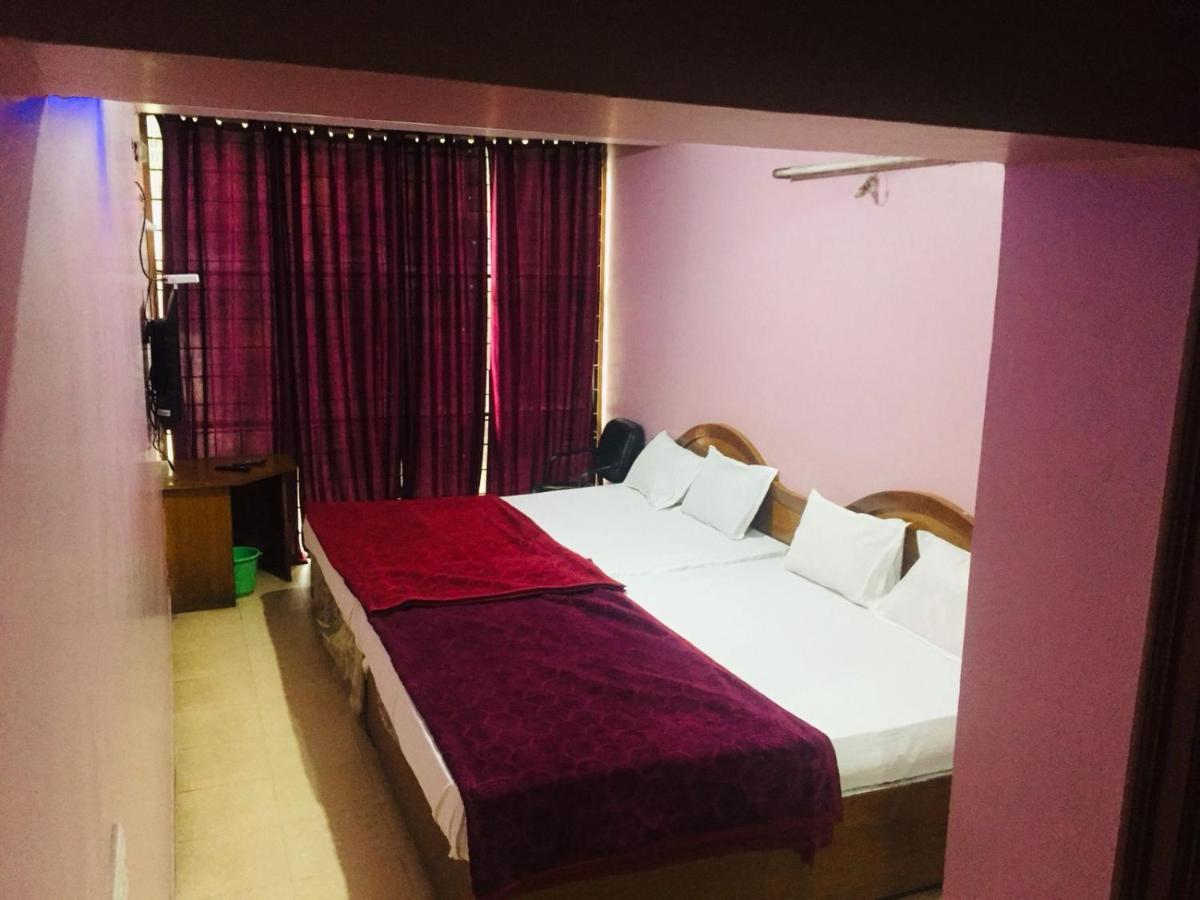 אוטי Hotel Nakshatra מראה חיצוני תמונה