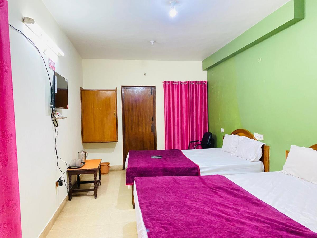 אוטי Hotel Nakshatra מראה חיצוני תמונה