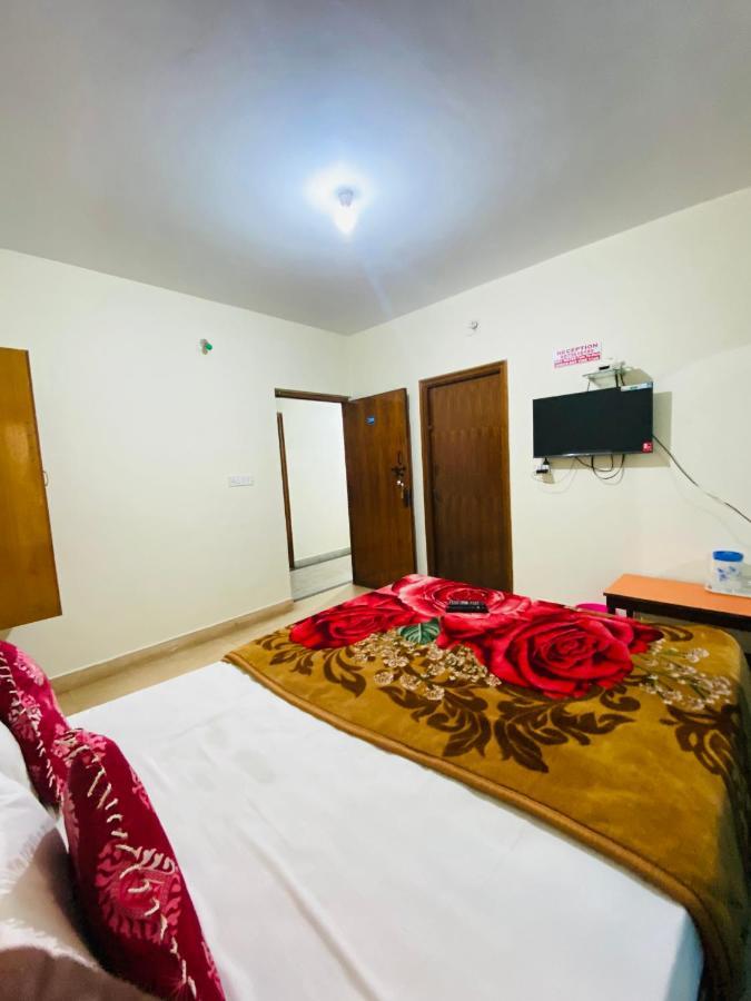 אוטי Hotel Nakshatra מראה חיצוני תמונה